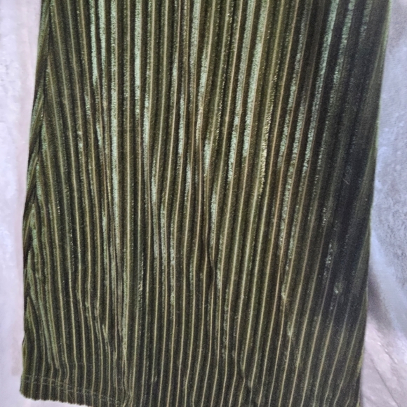 Funky Olive corduroy-look bell bottom leggings - Picture 3 of 4